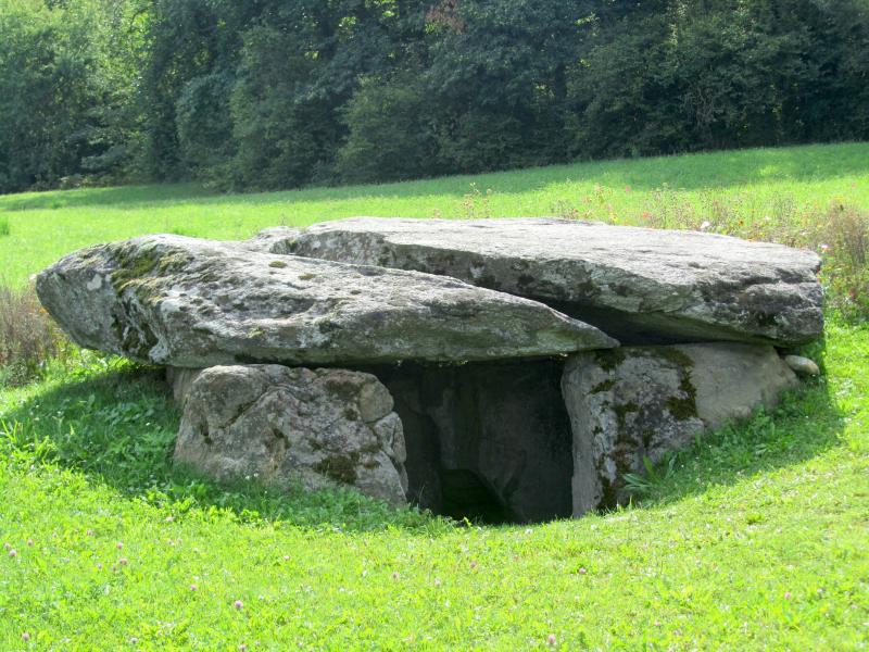 Dolmen dit La Cave ou Chambre aux Fées, Saint-Cergues