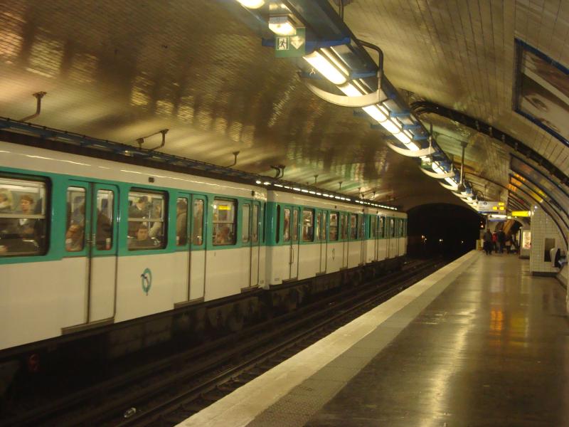 Métropolitain, station Pigalle, Paris 18e