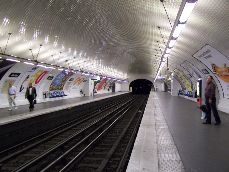 Métropolitain, station Avron, Paris 20e