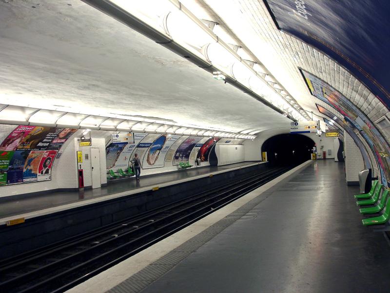 Métropolitain, station Philippe-Auguste, Paris 20e