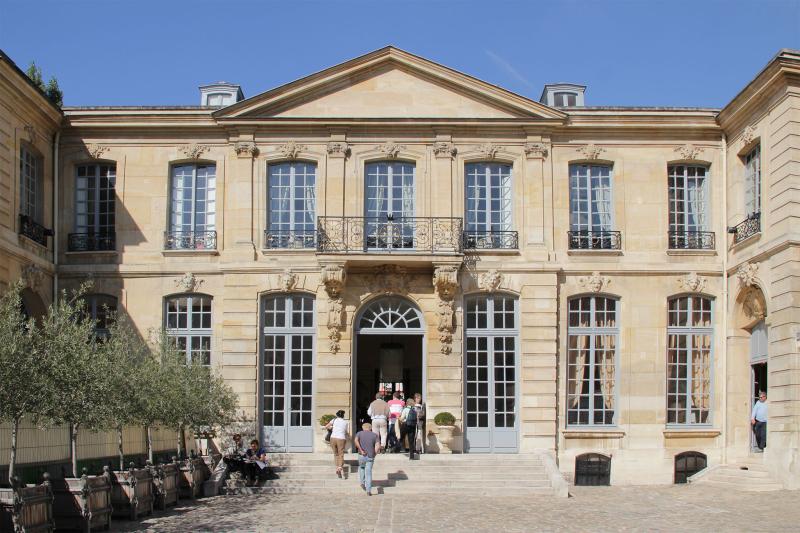 Hôtel de Noirmoutier ou de Sens, actuellement résidence du préfet de région, Paris 7e