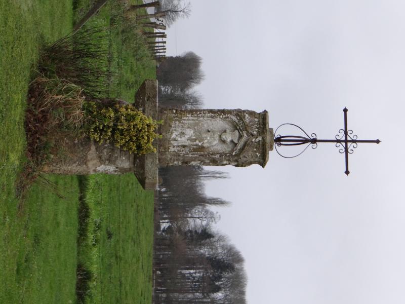 Calvaire dit la Croix de Pierre, Bouville