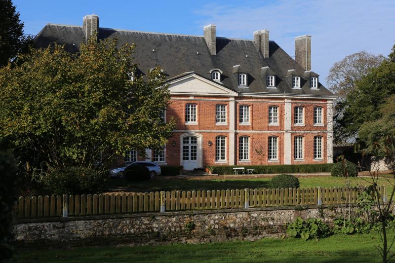 Château, Cuverville