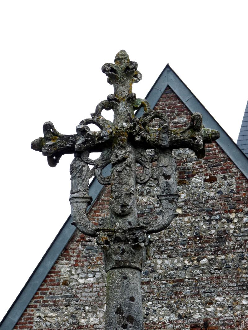 Croix en pierre, Fontaine-en-Bray
