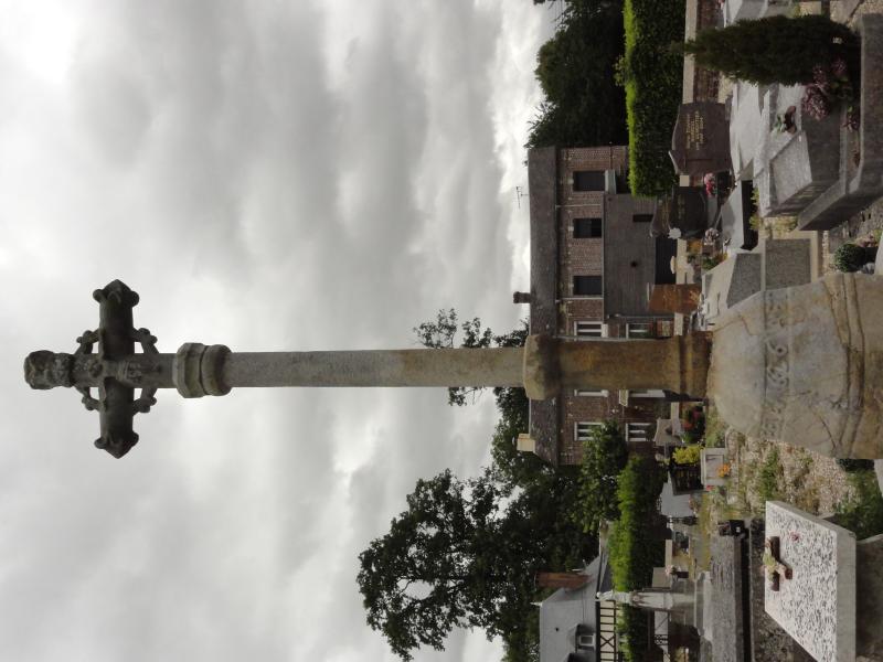 Croix de cimetière en pierre, Fultot