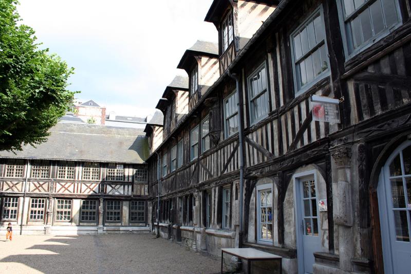 Aître de Saint-Maclou, Rouen