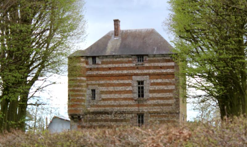 Maison forte du Bois-Rozé, Bénarville