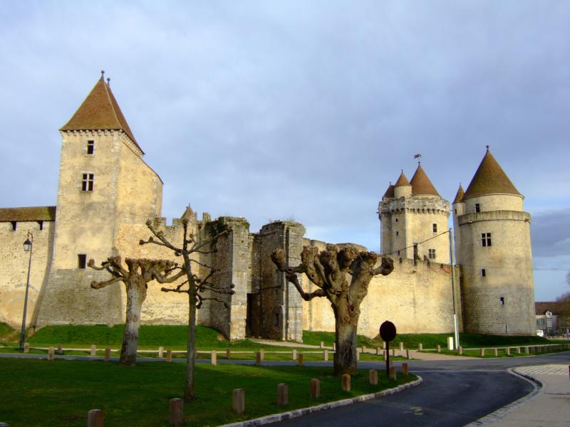 Château (ancien), Blandy