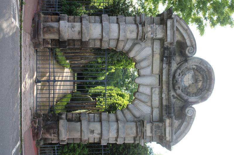 Hôtel du Tambour (ancien hôtel de Mademoiselle ou ancien hôtel de Bourbon puis de Condy-Bourbon), Fontainebleau