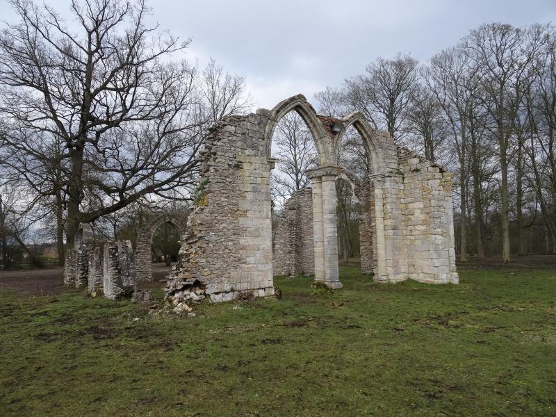 Restes de l'église Notre-Dame-de-Corbeil, Pringy