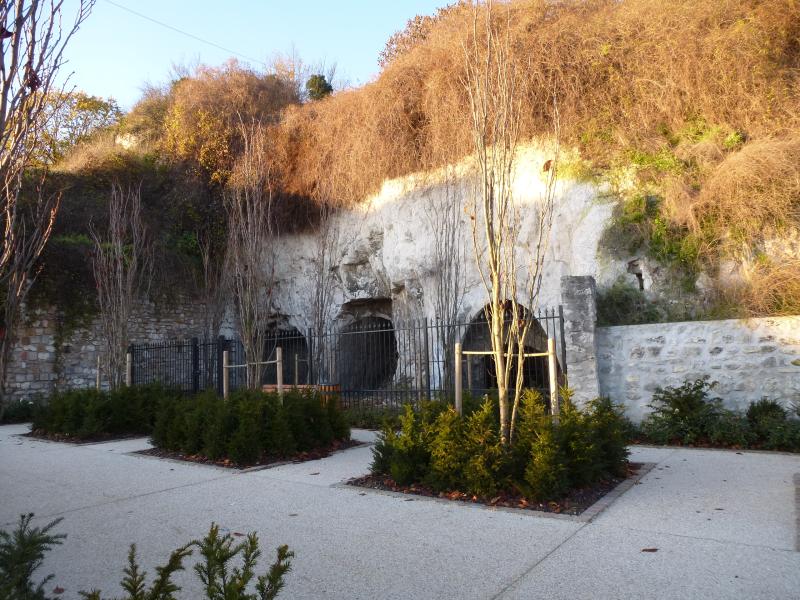 Caves Saint-Nicolas, Montereau-Fault-Yonne