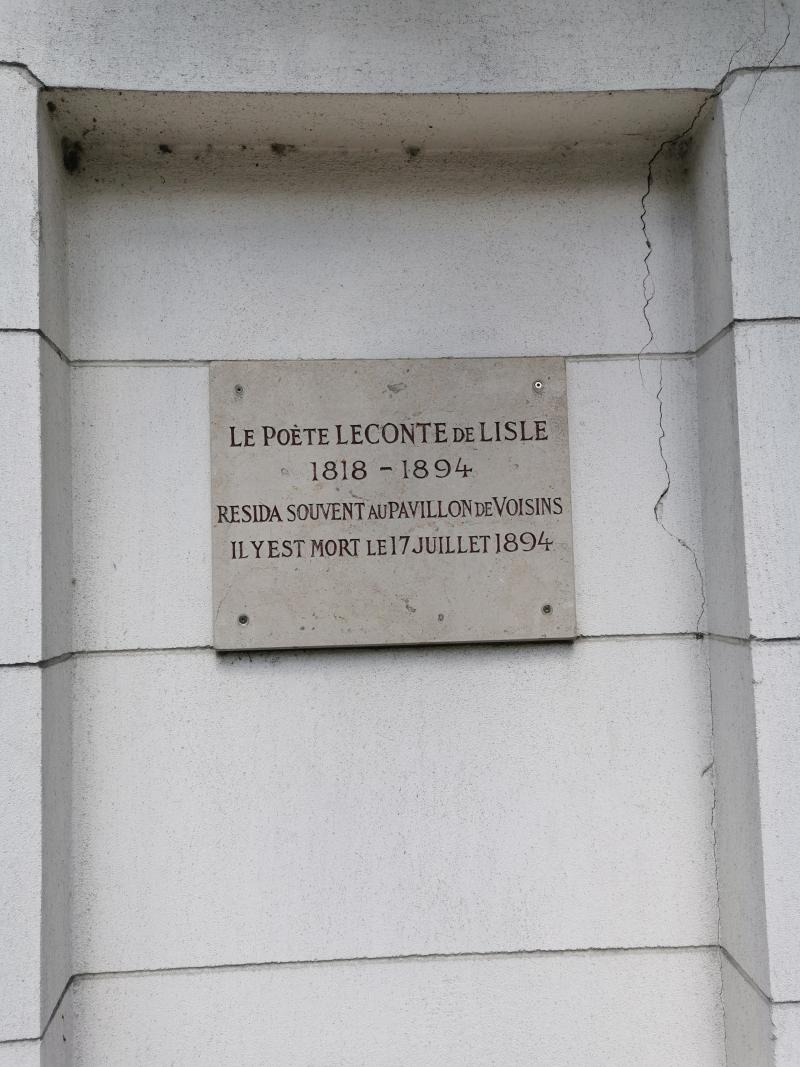 Stèle de Leconte de Lisle dans le parc de Madame Muhlstein, Louveciennes