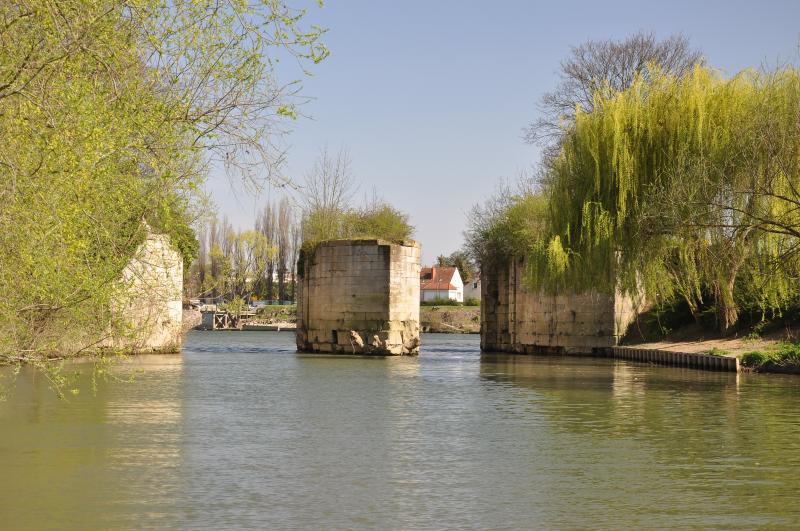 Machine des eaux (ancienne) et aqueduc, Maisons-Laffitte