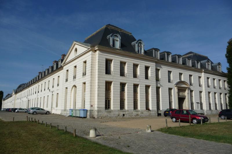 Anciennes écuries du Comte de Toulouse dites aussi Caserne des Gardes