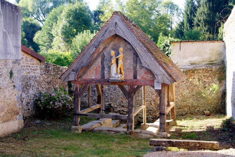 Fontaine de Sainte-Mesme, Sainte-Mesme
