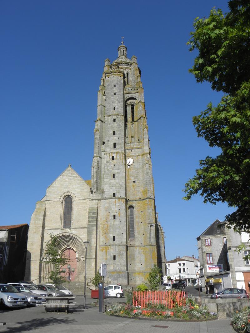 Église Notre-Dame, Bressuire