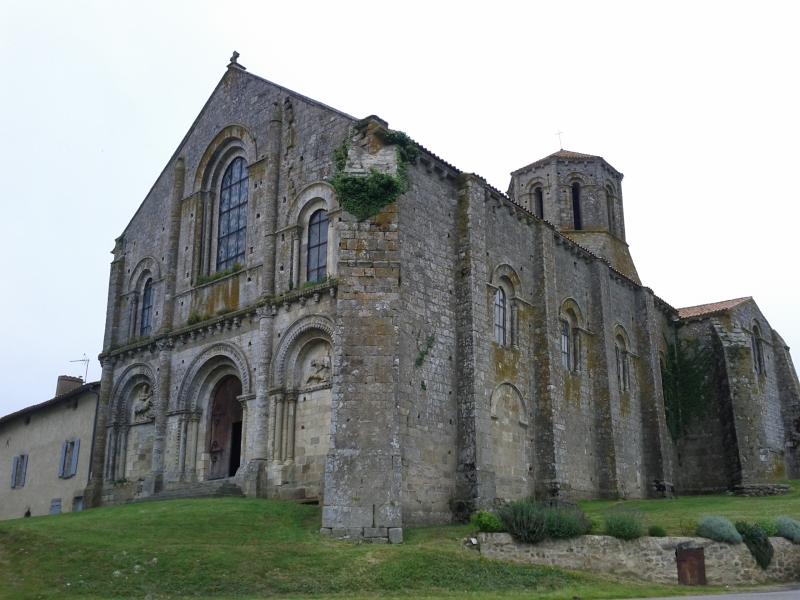 Ancienne église priorale Saint-Pierre de Parthenay-le-Vieux, Parthenay