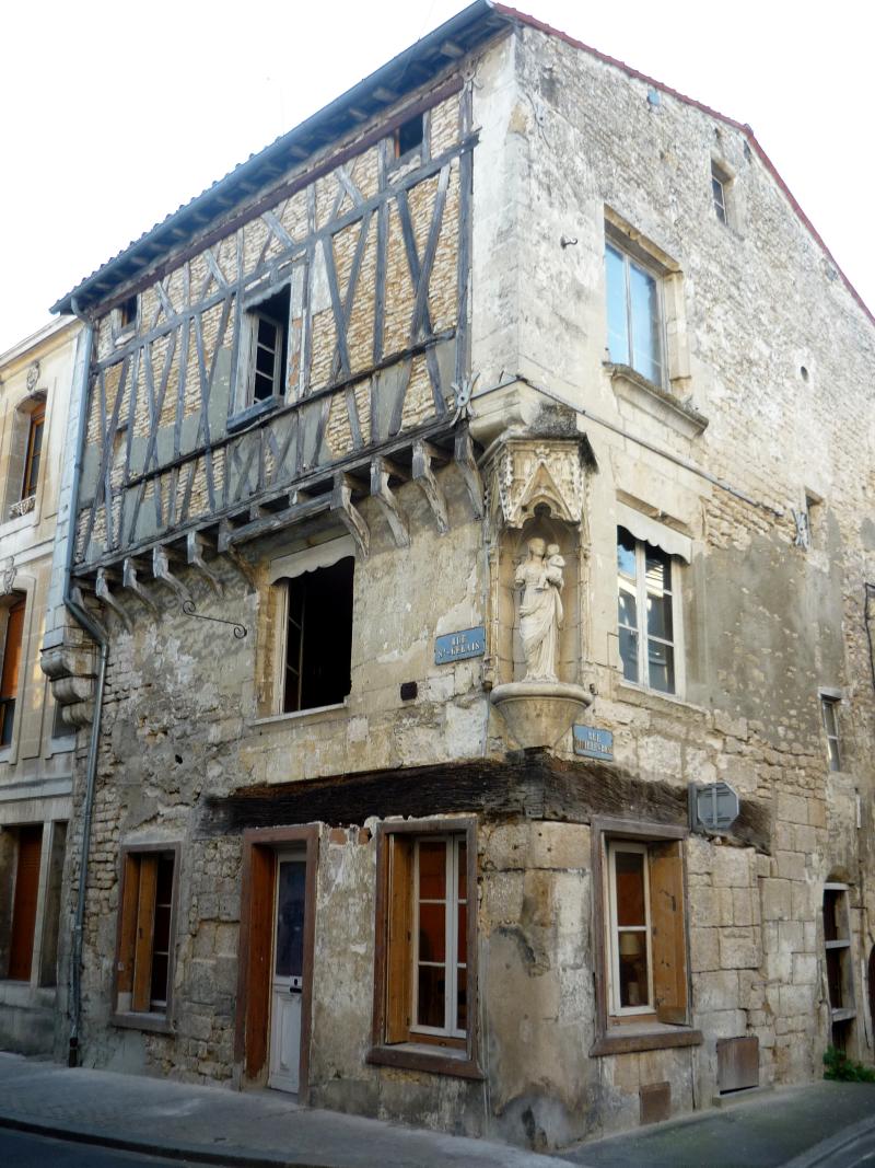 Maison à pan de bois, dite "de la Vierge", Niort