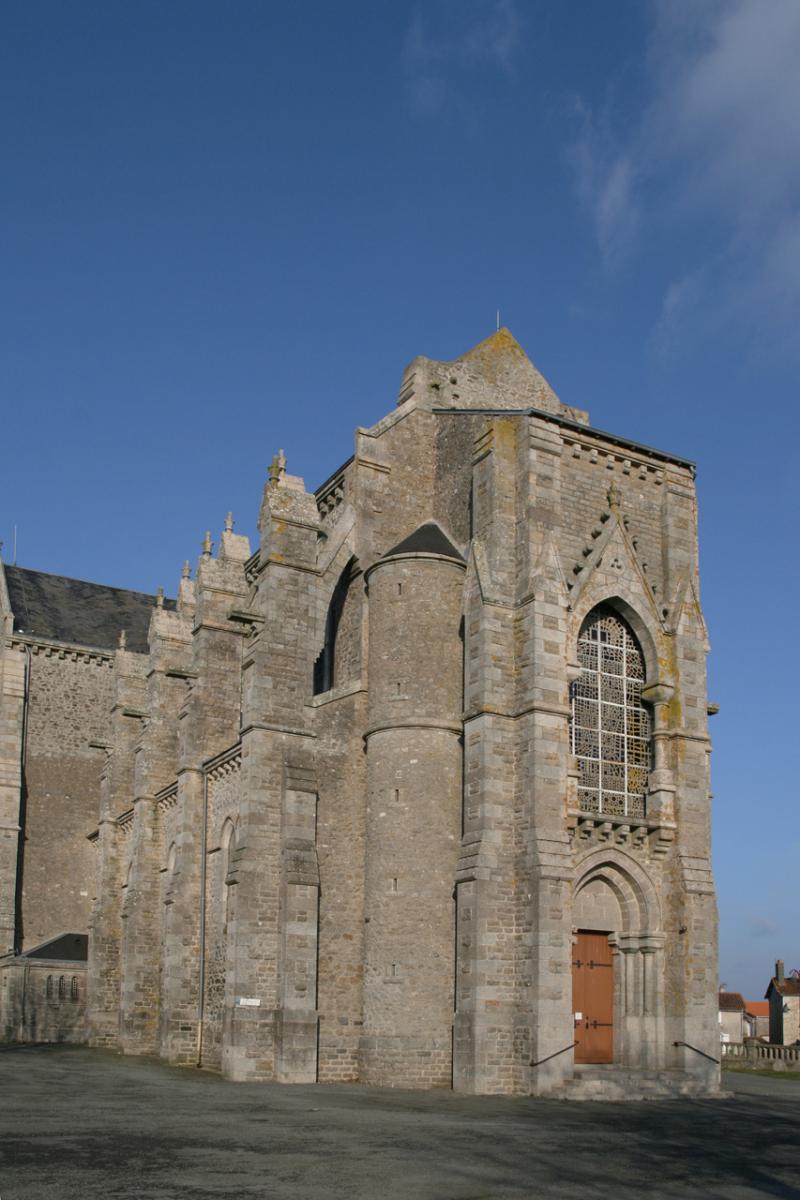 Eglise Notre-Dame de Pitié, La Chapelle-Saint-Laurent