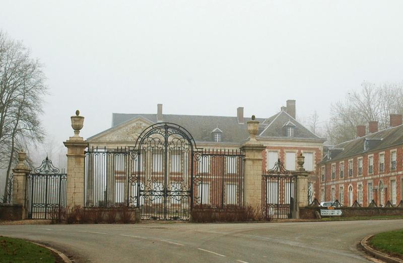 Château, Hénencourt