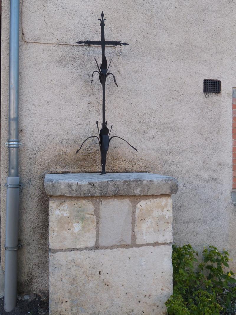Croix du 16e siècle, Bournazel