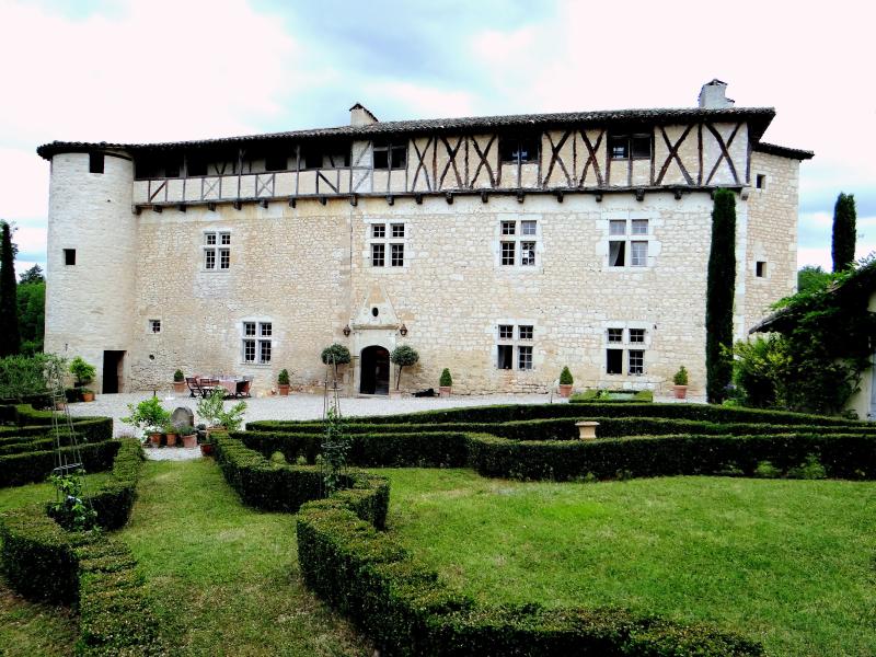 Château de Meyragues, Castelnau-de-Montmiral