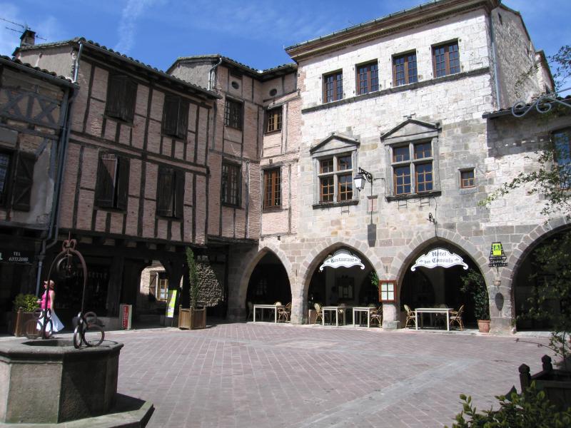 Maison datée de 1630, Castelnau-de-Montmiral