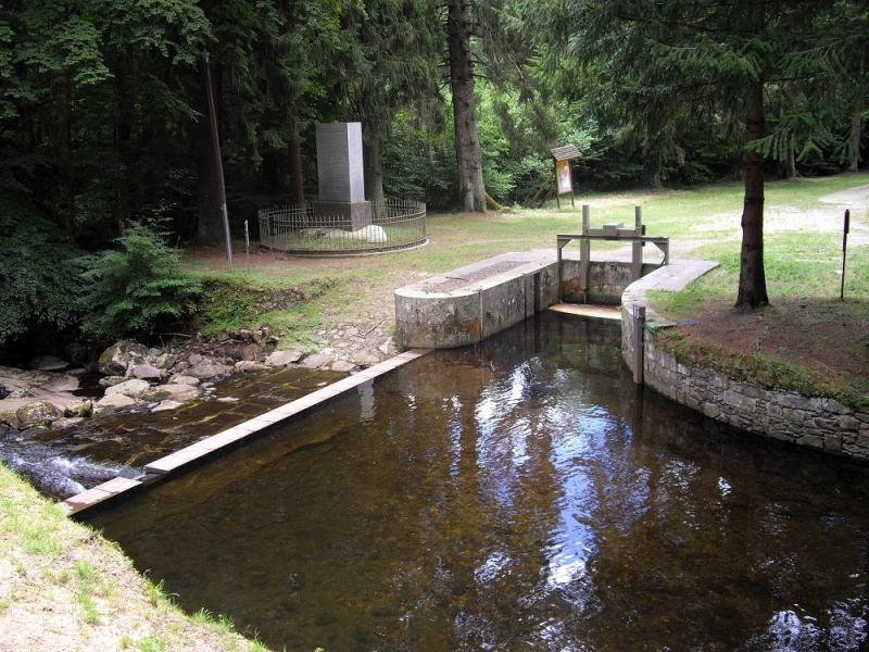 Canal du Midi : prise d'eau d'Alzau, Arfons