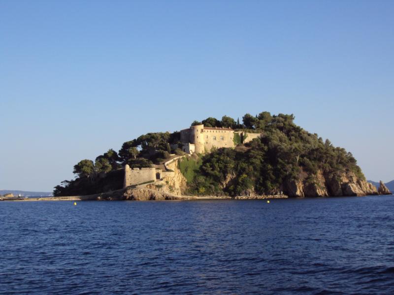 Fort de Brégançon et îlot qui le supporte, Bormes-les-Mimosas