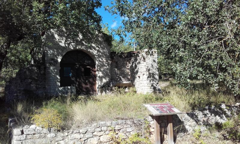 Chapelle de la Trinité (ruines), Callas