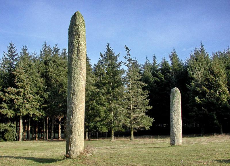 Les deux menhirs de la Ferme Lambert, Collobrières