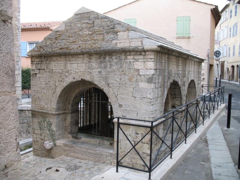 Bains maures, Lorgues