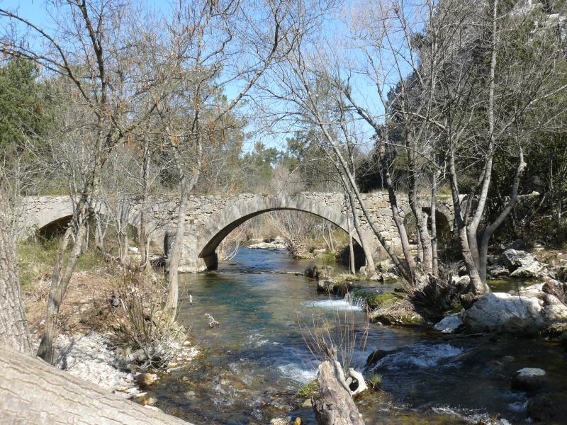 Pont situé sur le ruisseau Caramy, Tourves
