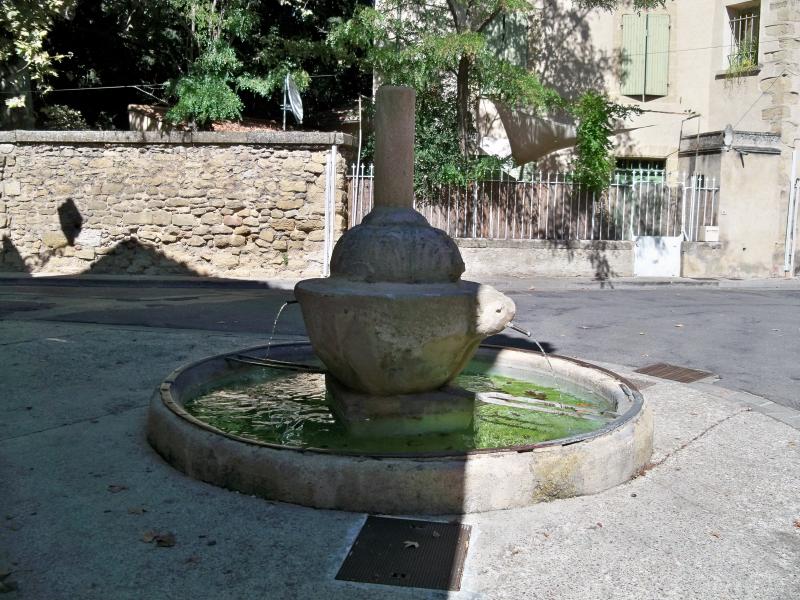 Fontaine Bellecroix, Courthézon