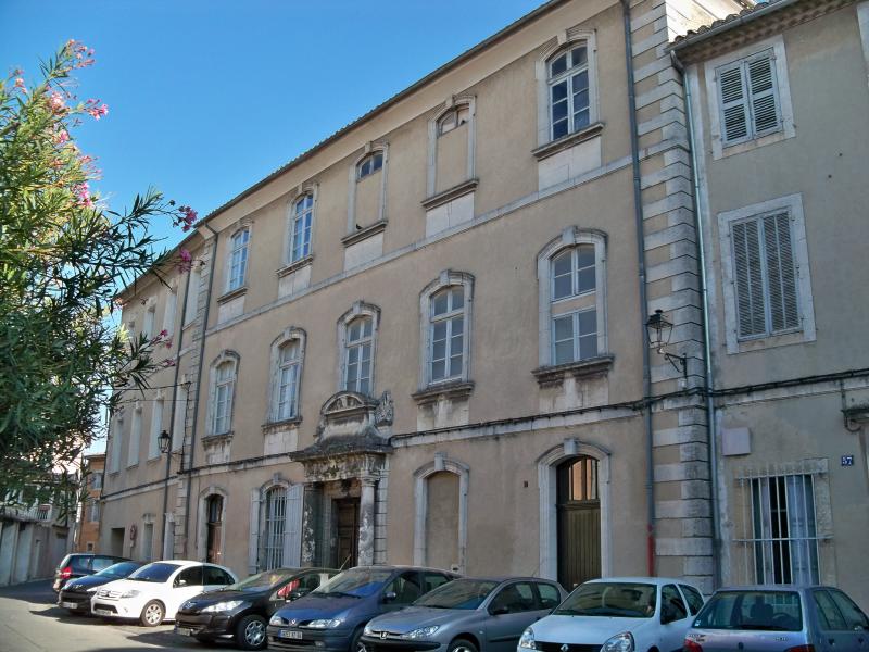 Immeuble, L'Isle-sur-la-Sorgue