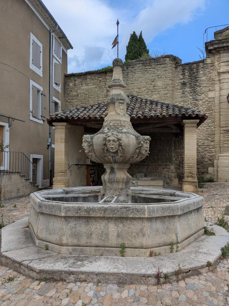 Fontaine de la Grand-Porte, Malemort-du-Comtat