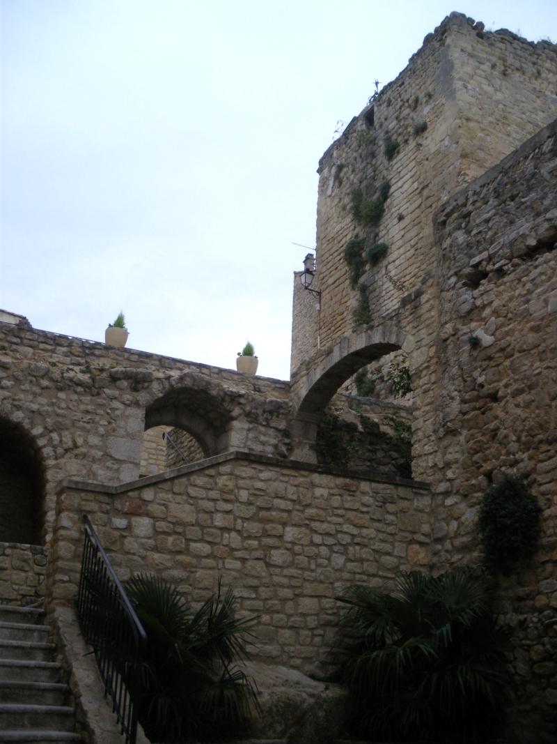 Tour découronnée, Mormoiron
