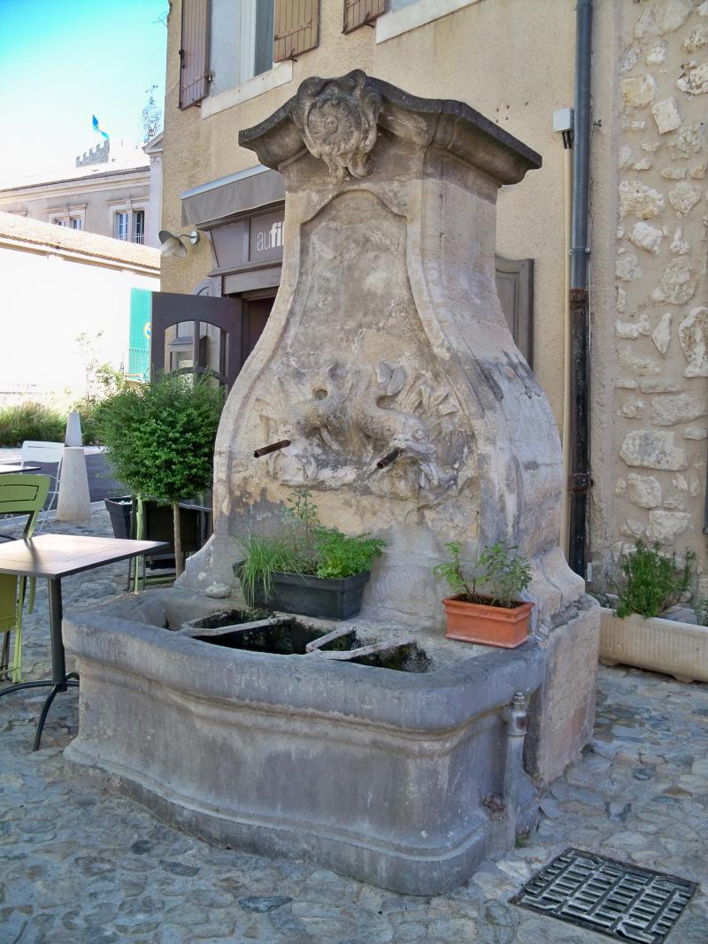 Fontaine des Augustins, Pernes-les-Fontaines