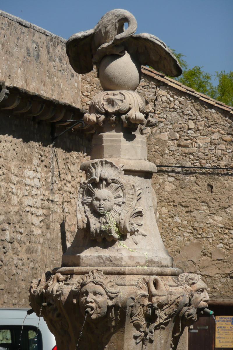 Fontaine du Pélican, Pernes-les-Fontaines