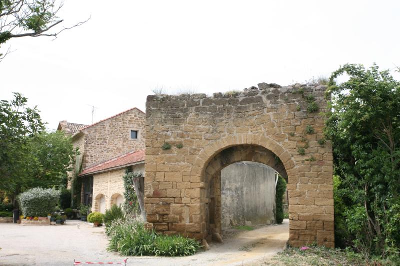 Porte des fortifications (ancienne), Travaillan