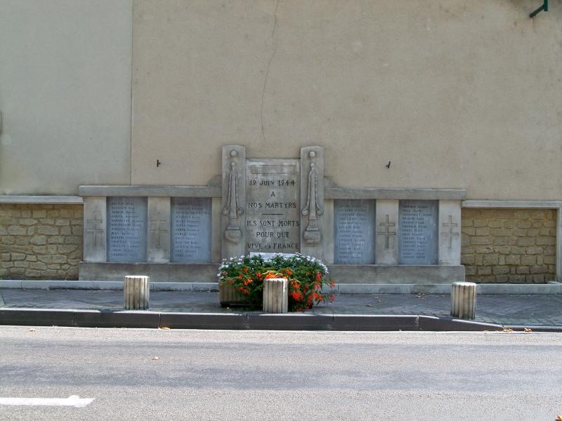 Mur des fusillés, Valréas