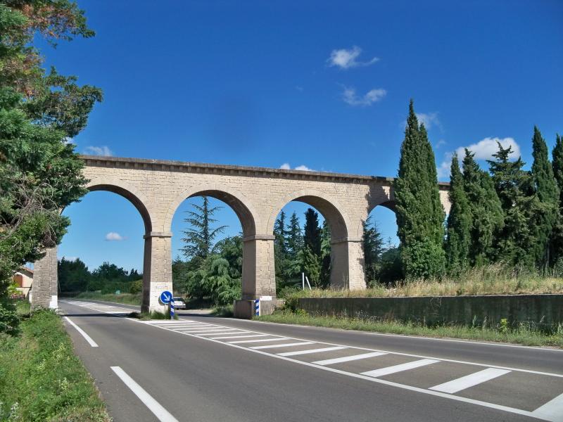 Pont-aqueduc des Cinq-Cantons (ouvrage d'art du canal de Carpentras), Loriol-du-Comtat