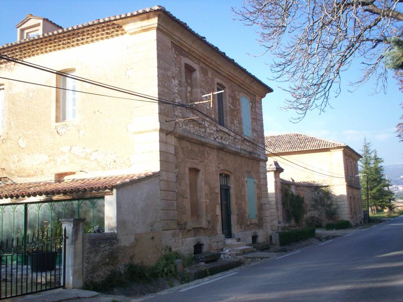 Ferme du Cabaret, ancienne dépendance du domaine de Bourgane, Saint-Saturnin-lès-Apt