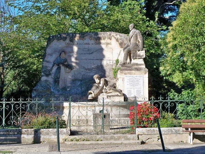 Monument commémoratif à Louis Giraud, Pernes-les-Fontaines
