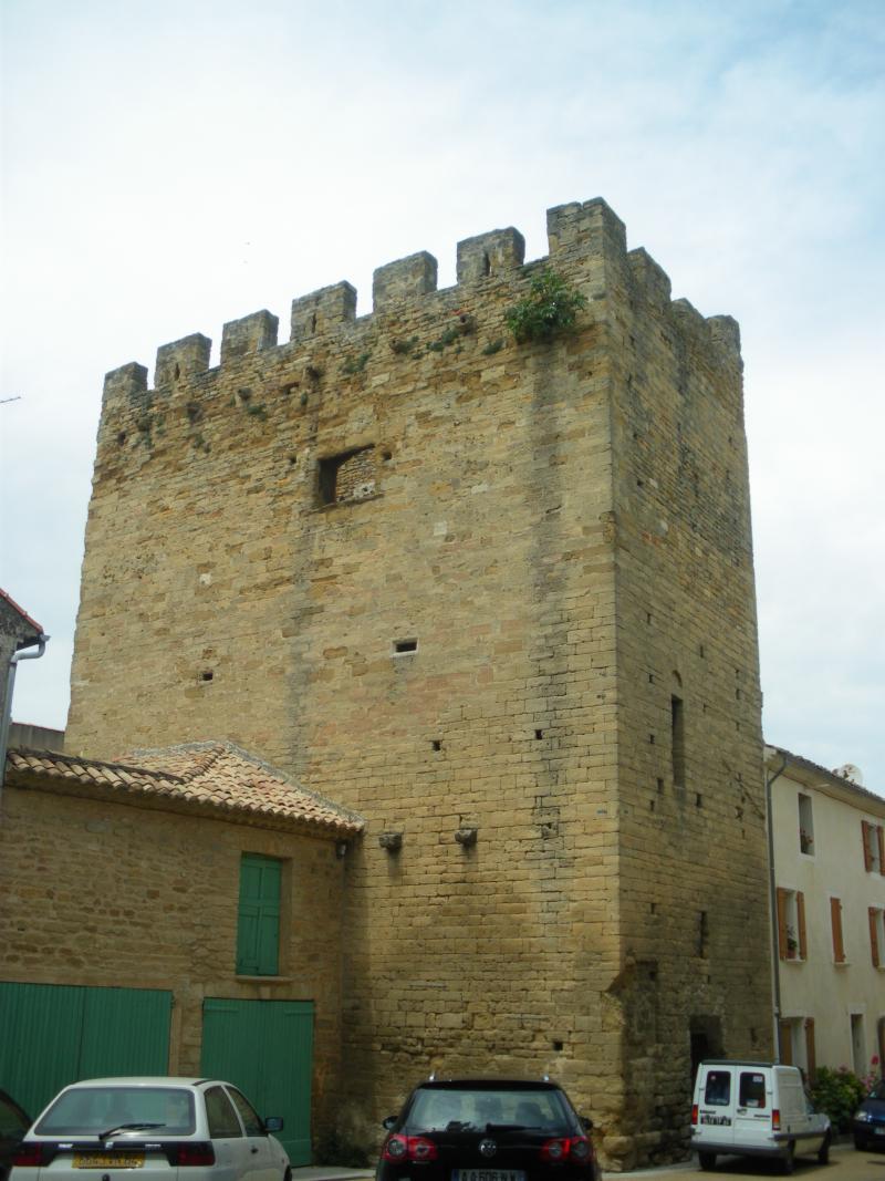Tour fortifiée, Camaret-sur-Aigues