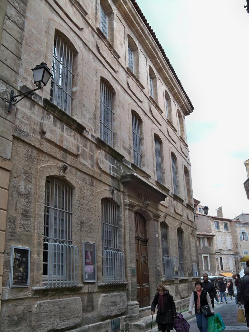 Ancien hôtel de Dème et les vestiges du théâtre antique qu’il renferme, Apt