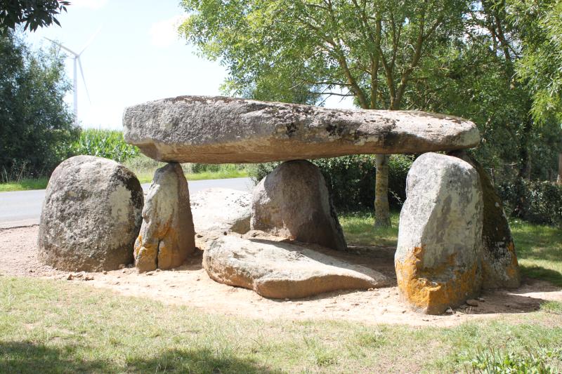 Dolmen dit de la Cour du Breuil, Le Bernard