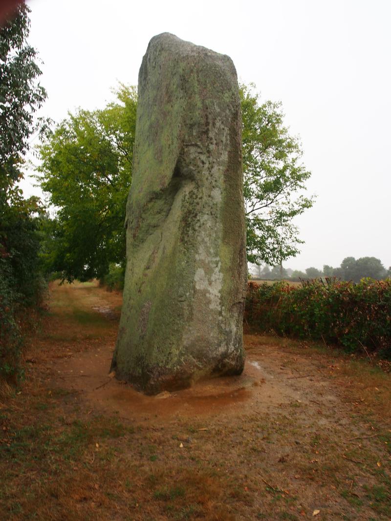 Deux menhirs du Plessis, Le Bernard