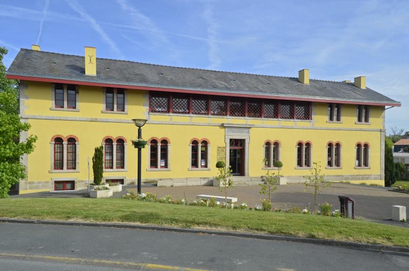 Bains et lavoirs publics (anciens), Les Herbiers