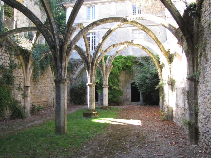 Ancienne abbaye royale, Saint-Michel-en-l'Herm